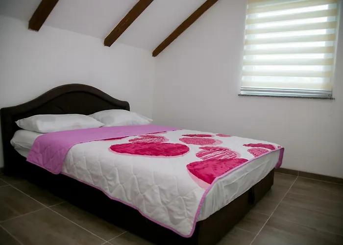 Villa Nektar Park Sara Bihać